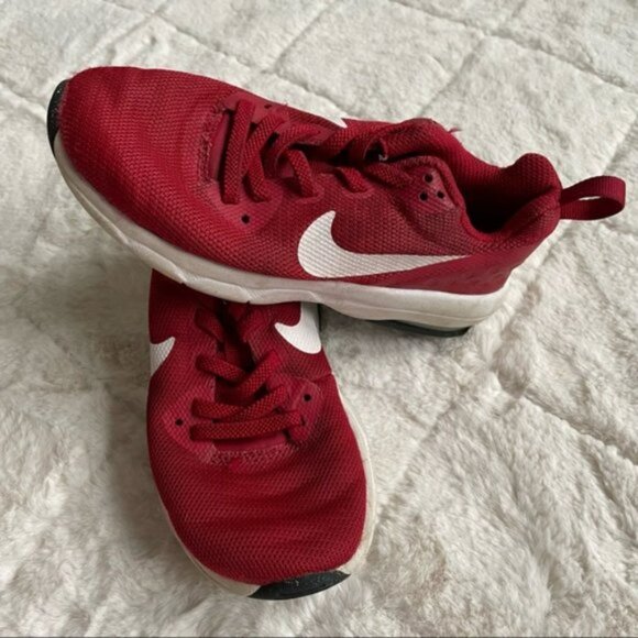 Nike | Red and White Air Max Motion LW PS Running Shoe | Size 11C - Picture 1 of 9